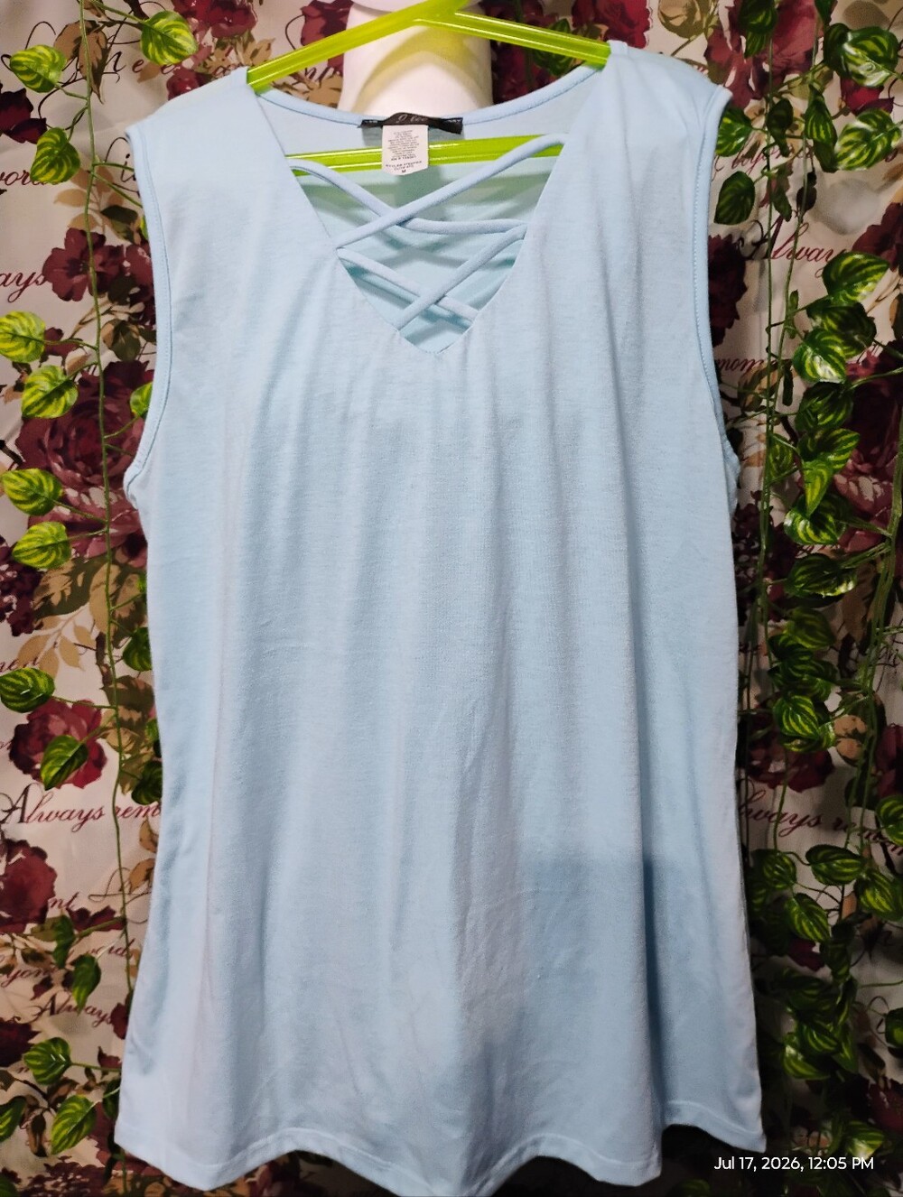❤️ Light Blue Sleeveless Crisscross V-Neck Women's Top